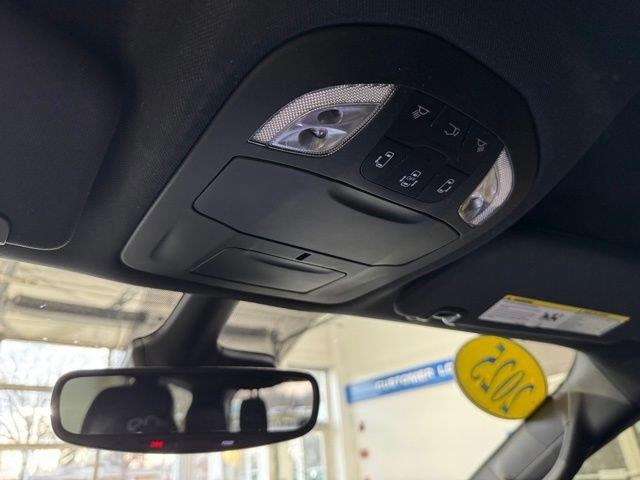 2025 Chrysler Pacifica Select - Photo 25