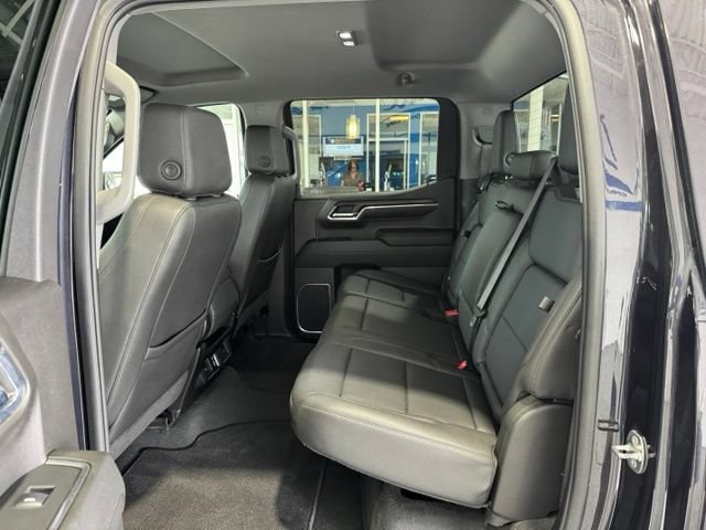 2024 GMC Sierra 1500 SLT - Photo 8