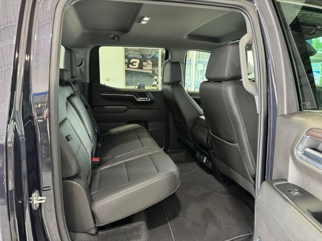 2024 GMC Sierra 1500 SLT - Photo 13