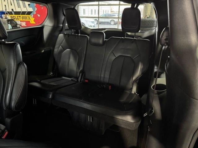 2025 Chrysler Pacifica Select - Photo 12