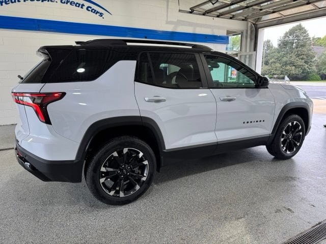 2027 Chevrolet Equinox RS - Photo 11