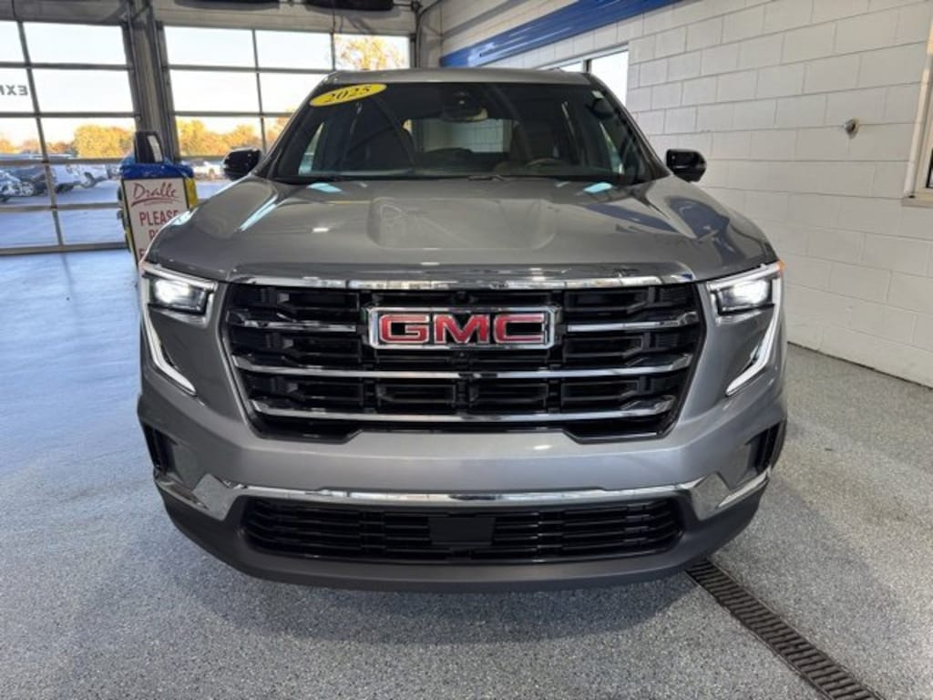 Used 2025 GMC Acadia Elevation SUV