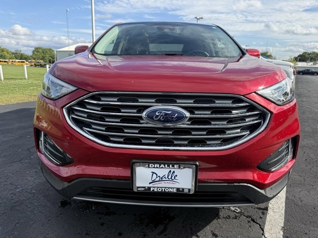 2022 Ford Edge SEL photo 2