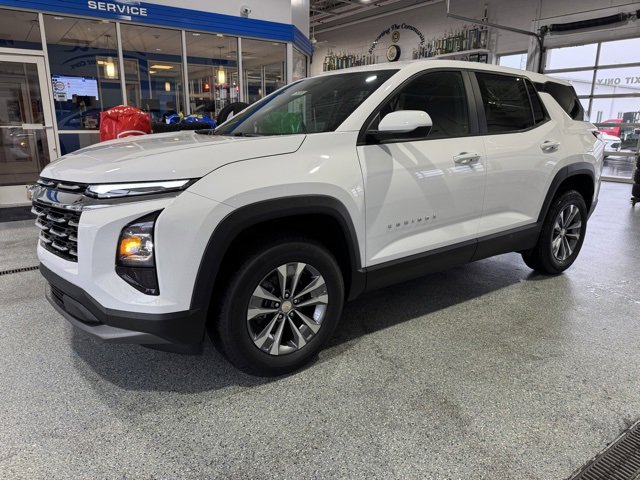 2026 Chevrolet Equinox LT photo 4