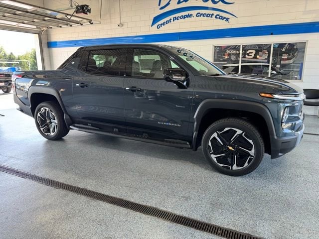 2026 Chevrolet Silverado EV LT - Photo 12