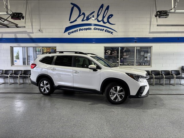 2025 Subaru Ascent Premium's photo