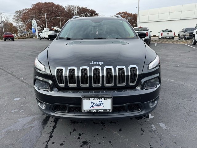 2015 Jeep Cherokee Latitude photo 2