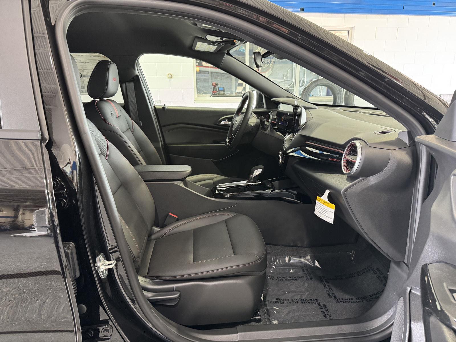 2026 Chevrolet Trax RS - Photo 14