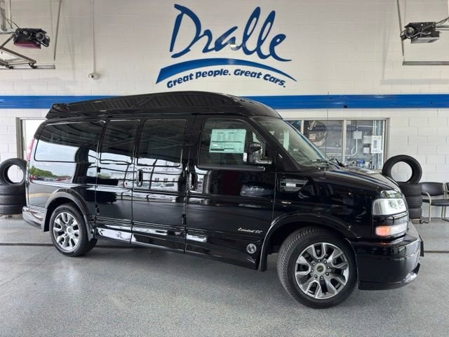 2026 Chevrolet Express 2500 Work Van HD's photo