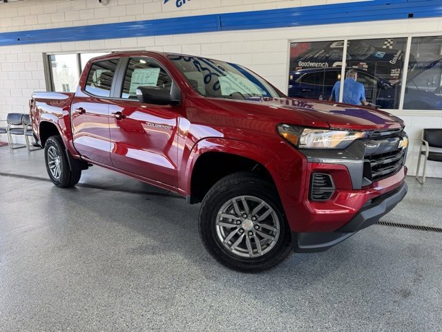 2026 Chevrolet Colorado LT photo 2