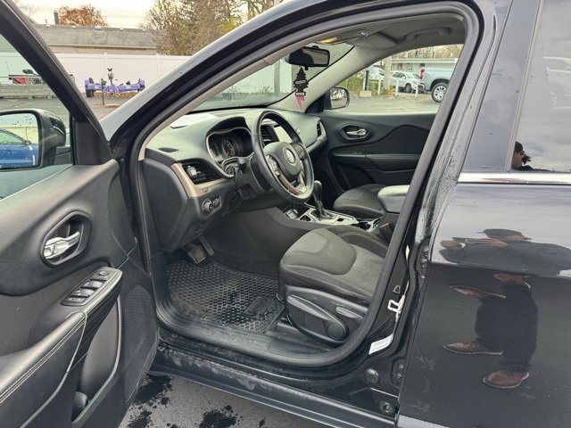 2015 Jeep Cherokee Latitude photo 3