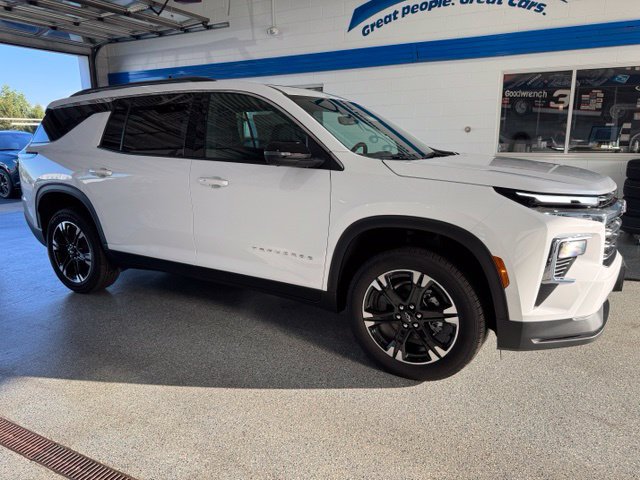 2027 Chevrolet Traverse LT - Photo 12