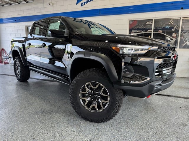 2025 Chevrolet Colorado ZR2 photo 2