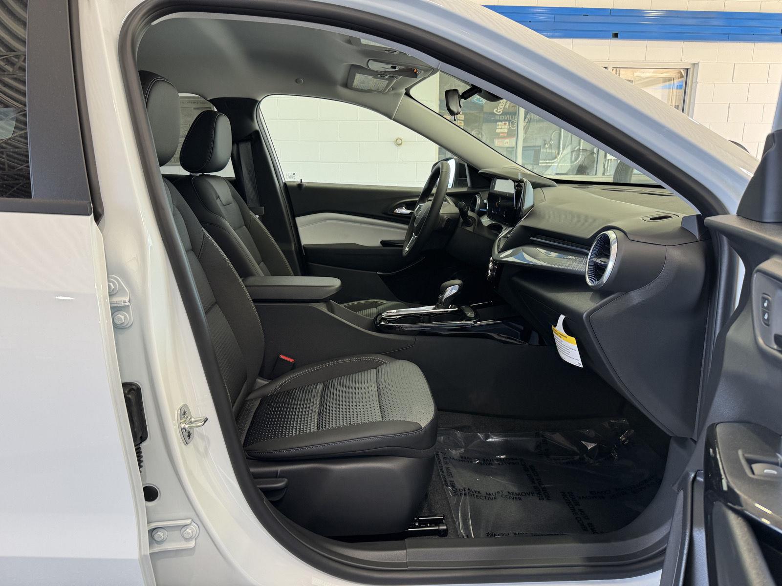 2026 Chevrolet Trax LT - Photo 14