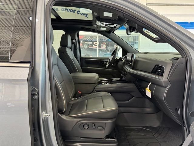 2026 Chevrolet Suburban Premier - Photo 17