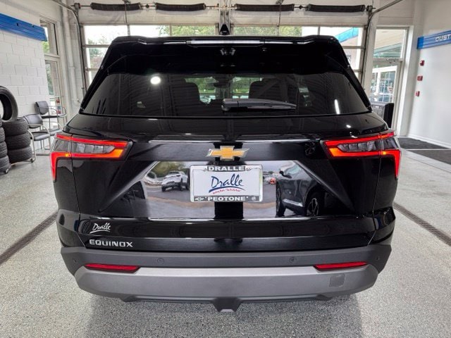 2027 Chevrolet Equinox LT - Photo 9