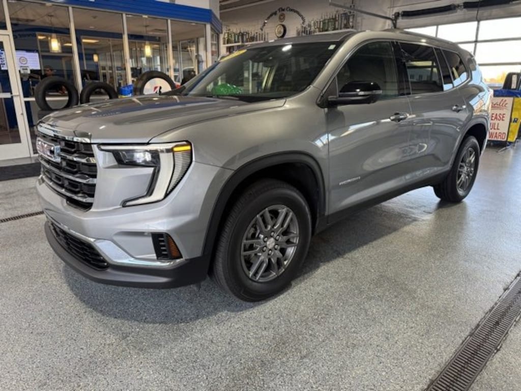 Used 2025 GMC Acadia Elevation SUV