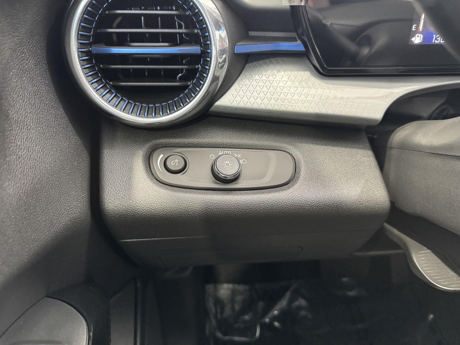 2026 Chevrolet Trax LT - Photo 17