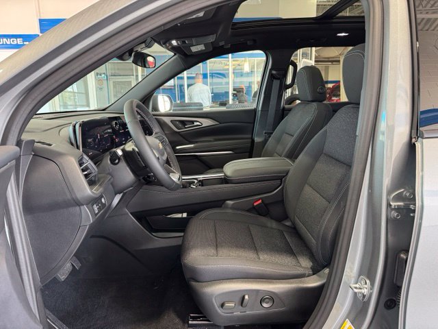 2027 Chevrolet Traverse LT - Photo 7