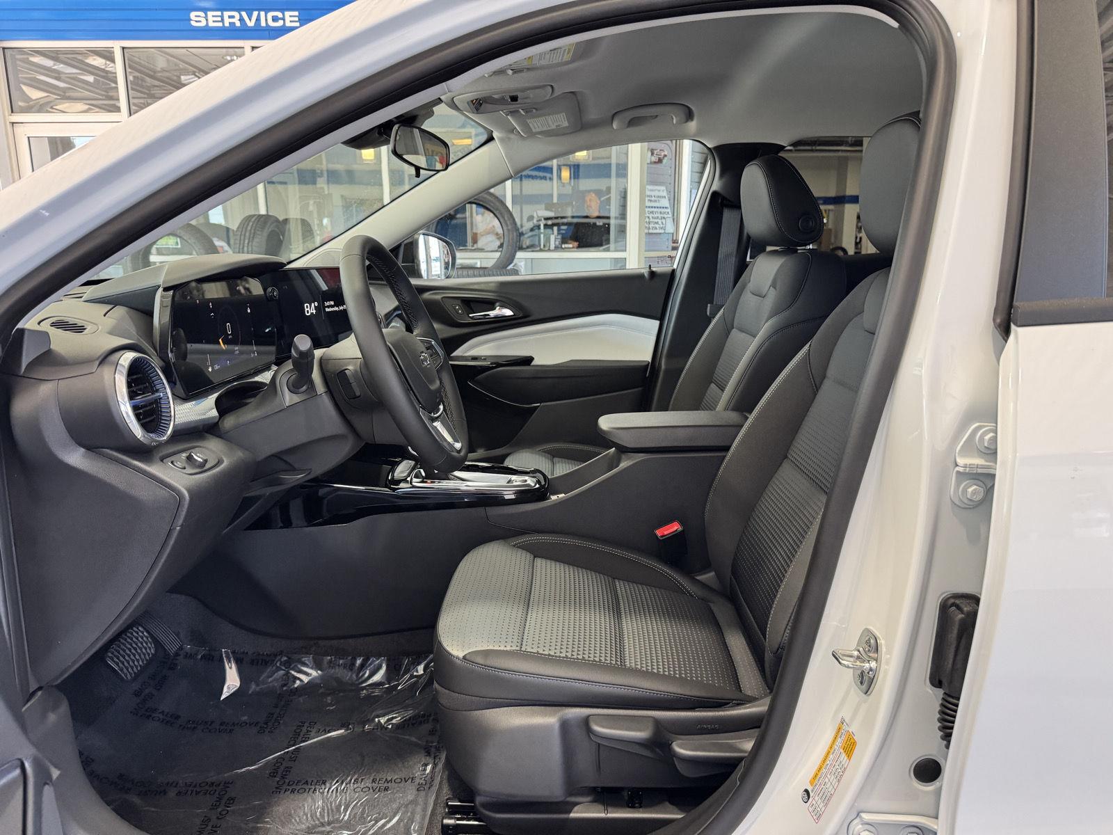 2026 Chevrolet Trax LT - Photo 7