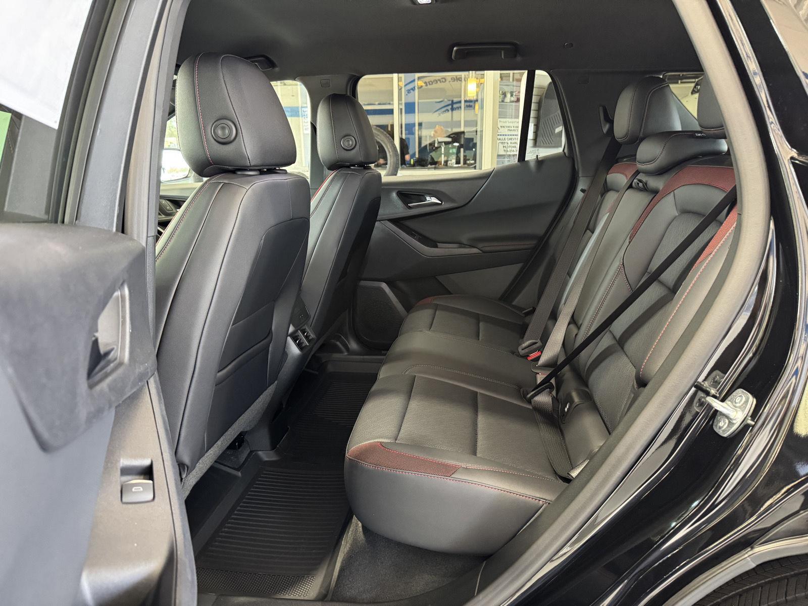 2027 Chevrolet Equinox RS - Photo 8