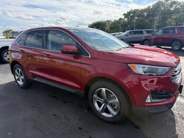 2022 Ford Edge SEL photo 3