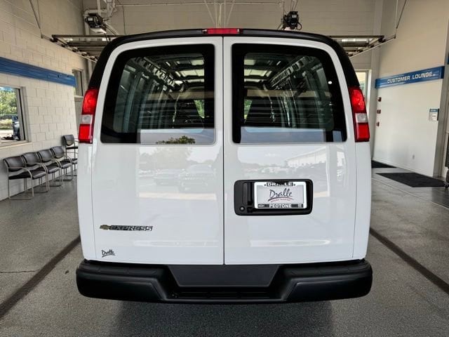 2025 Chevrolet Express Cargo Work Van - Photo 7