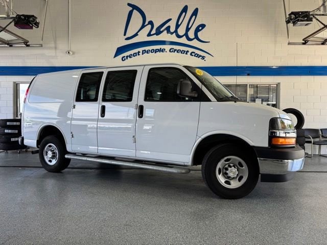 2024 Chevrolet Express 2500 Work Van HD's photo