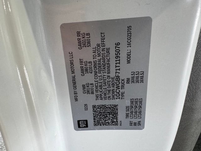 2026 Chevrolet Express Cargo Work Van - Photo 21