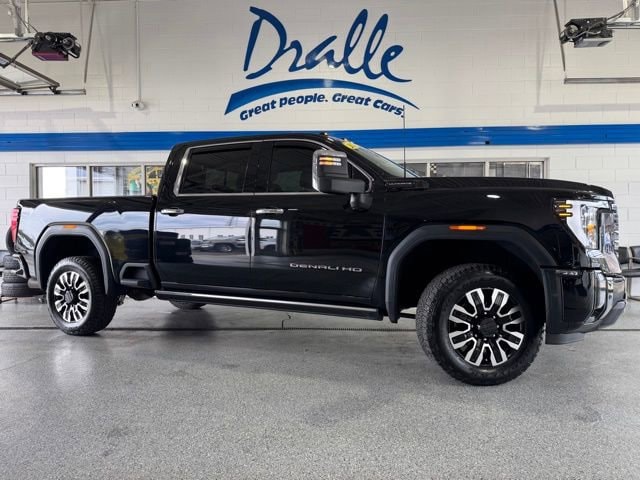 2024 GMC Sierra Denali Ultimate 4WD Crew Cab Long Box's photo