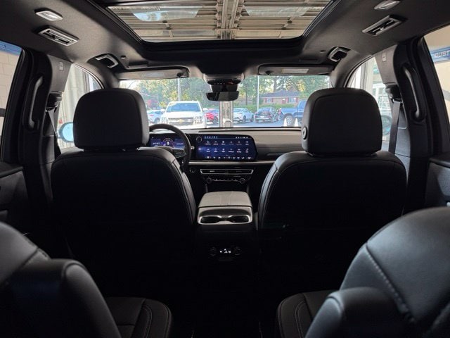 2027 Chevrolet Traverse LT - Photo 17