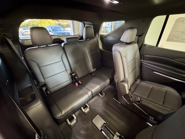 2027 Chevrolet Traverse LT - Photo 13