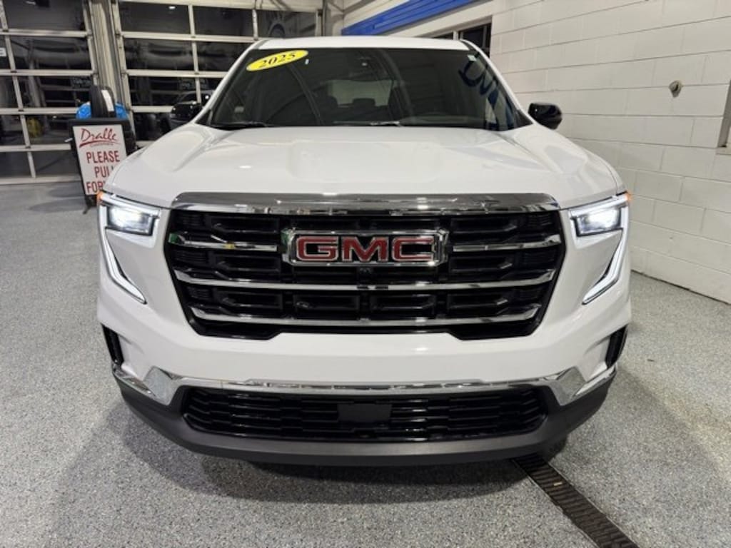 Used 2025 GMC Acadia Elevation SUV