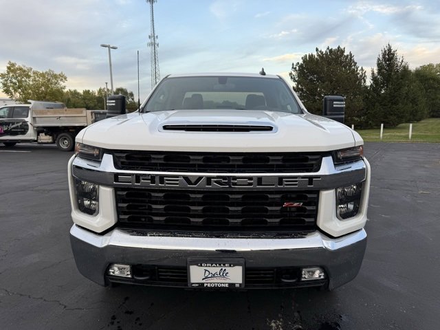 2023 Chevrolet Silverado 2500HD LT photo 2