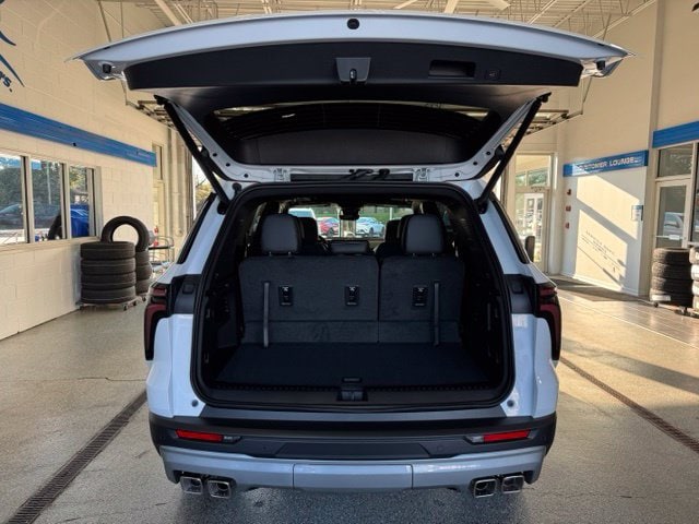 2027 Chevrolet Traverse LT - Photo 10
