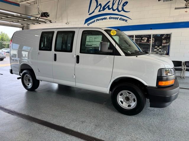2025 Chevrolet Express Cargo Work Van - Photo 11