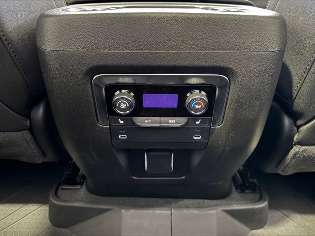 2026 Chevrolet Suburban Premier - Photo 18