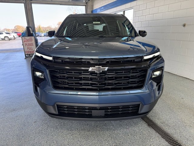 2026 Chevrolet Traverse photo 2