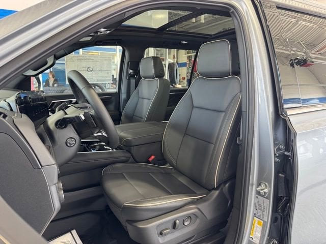 2026 Chevrolet Suburban Premier - Photo 28