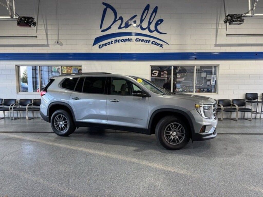 Used 2025 GMC Acadia Elevation SUV