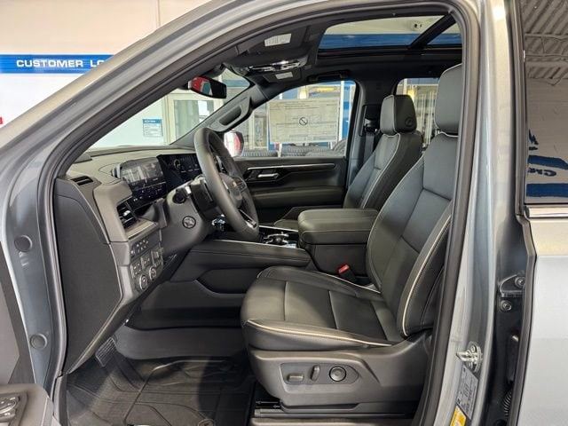 2026 Chevrolet Suburban Premier - Photo 8