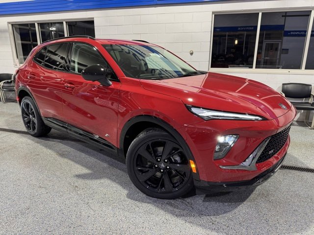 2025 Buick Envision Sport Touring photo 2