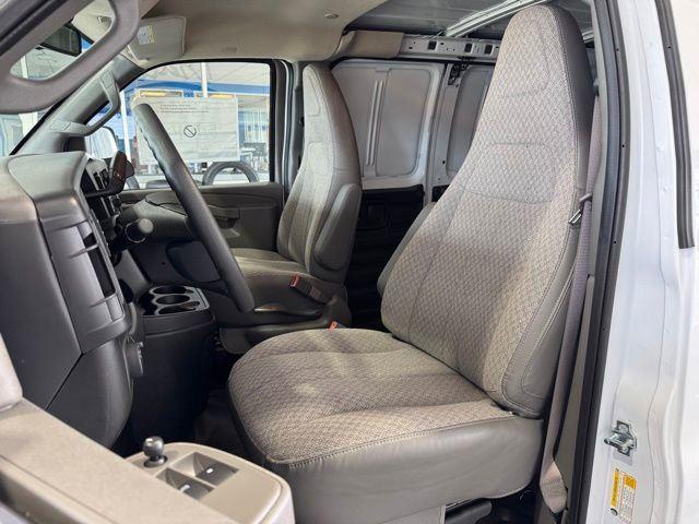 2026 Chevrolet Express Cargo Work Van - Photo 19