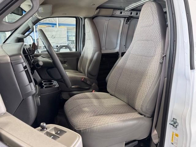 2026 Chevrolet Express Cargo Work Van - Photo 19