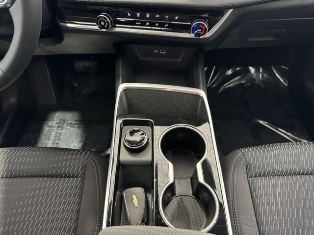 2027 Chevrolet Equinox LT - Photo 18