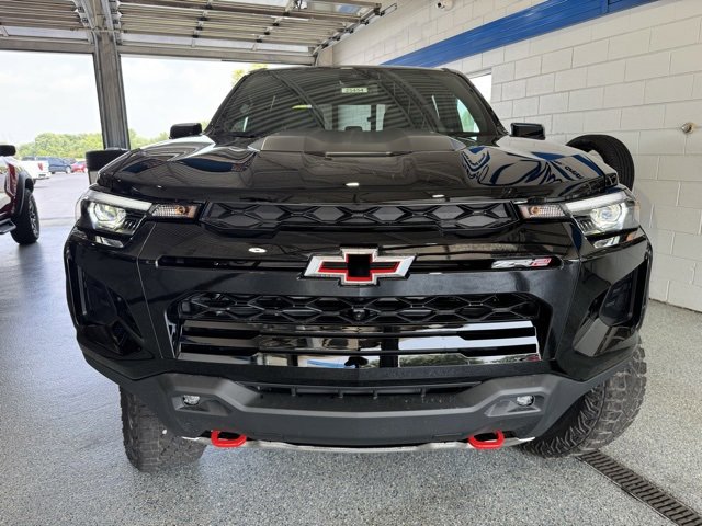 2025 Chevrolet Colorado ZR2 photo 3