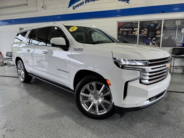 Used 2023 Chevrolet Suburban High Country with VIN 1GNSKGKT2PR420021 for sale in Peotone, IL