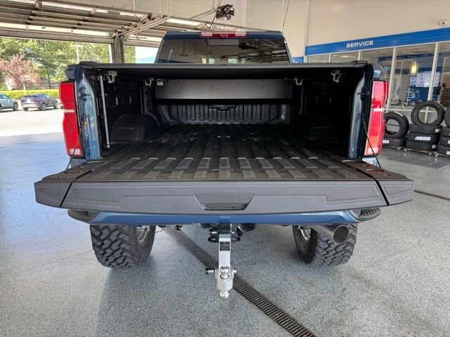 2025 Chevrolet Silverado 2500HD High Country - Photo 9