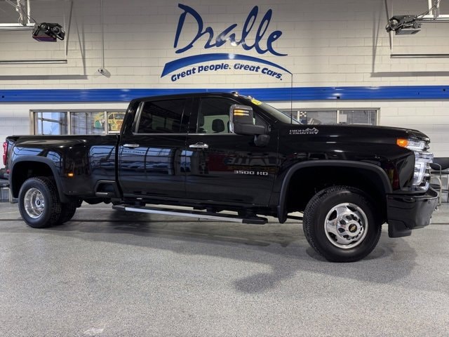 2022 Chevrolet Silverado 3500HD High Country's photo