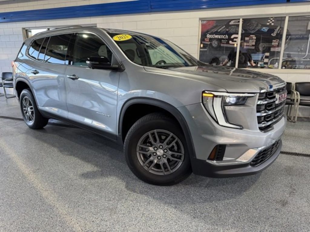 Used 2025 GMC Acadia Elevation SUV